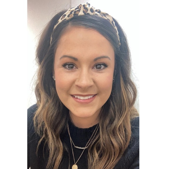 💜 Meet Your Posher 💜 - Picture 7 of 7